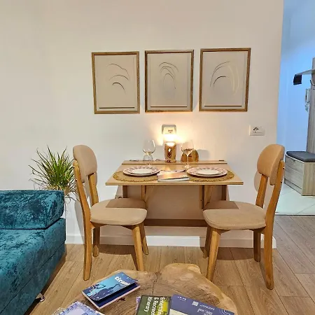 アパート Vibe ティラナ